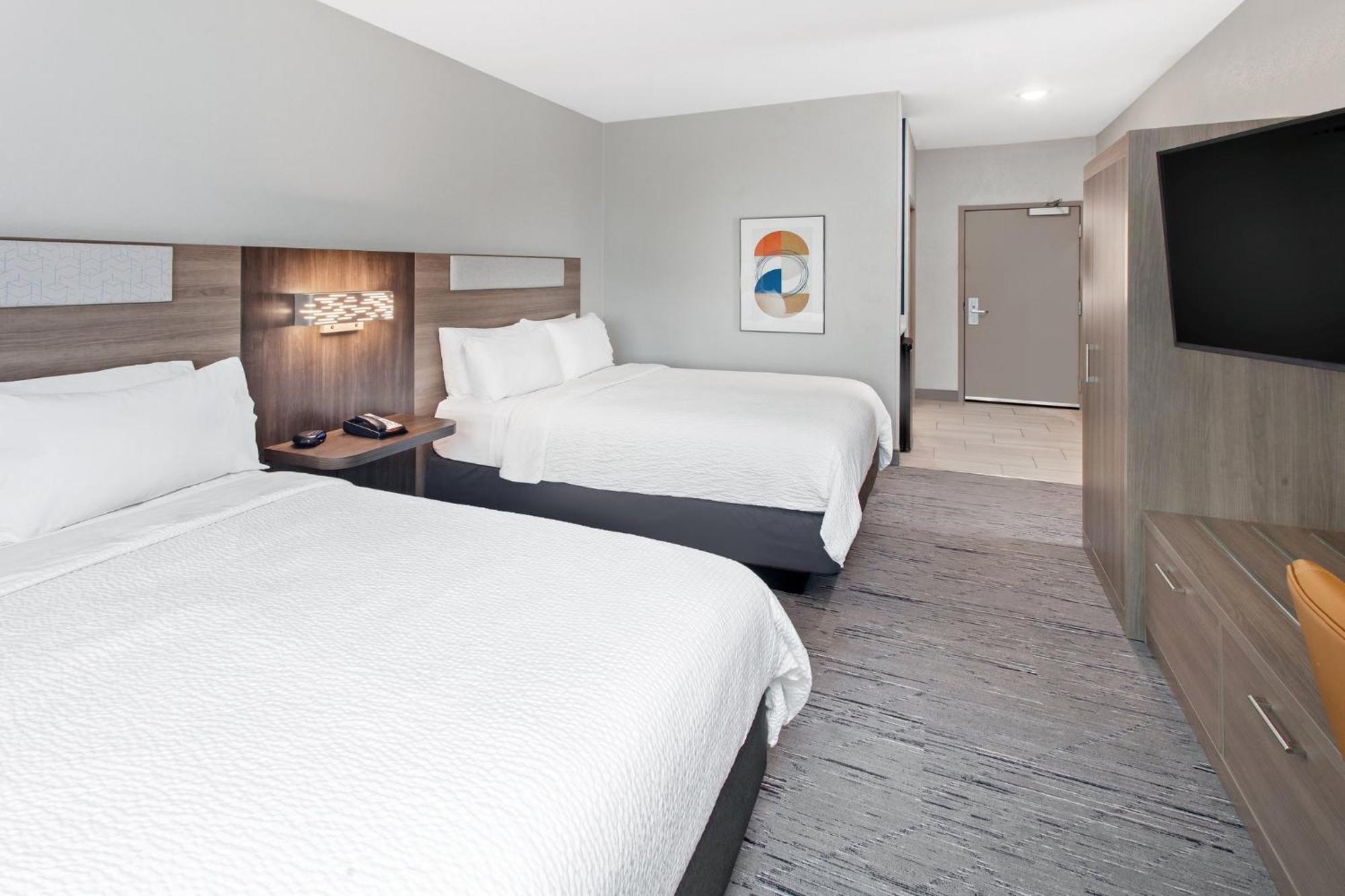 Holiday Inn Express Cleveland Airport - Brook Park By Ihg Exterior foto