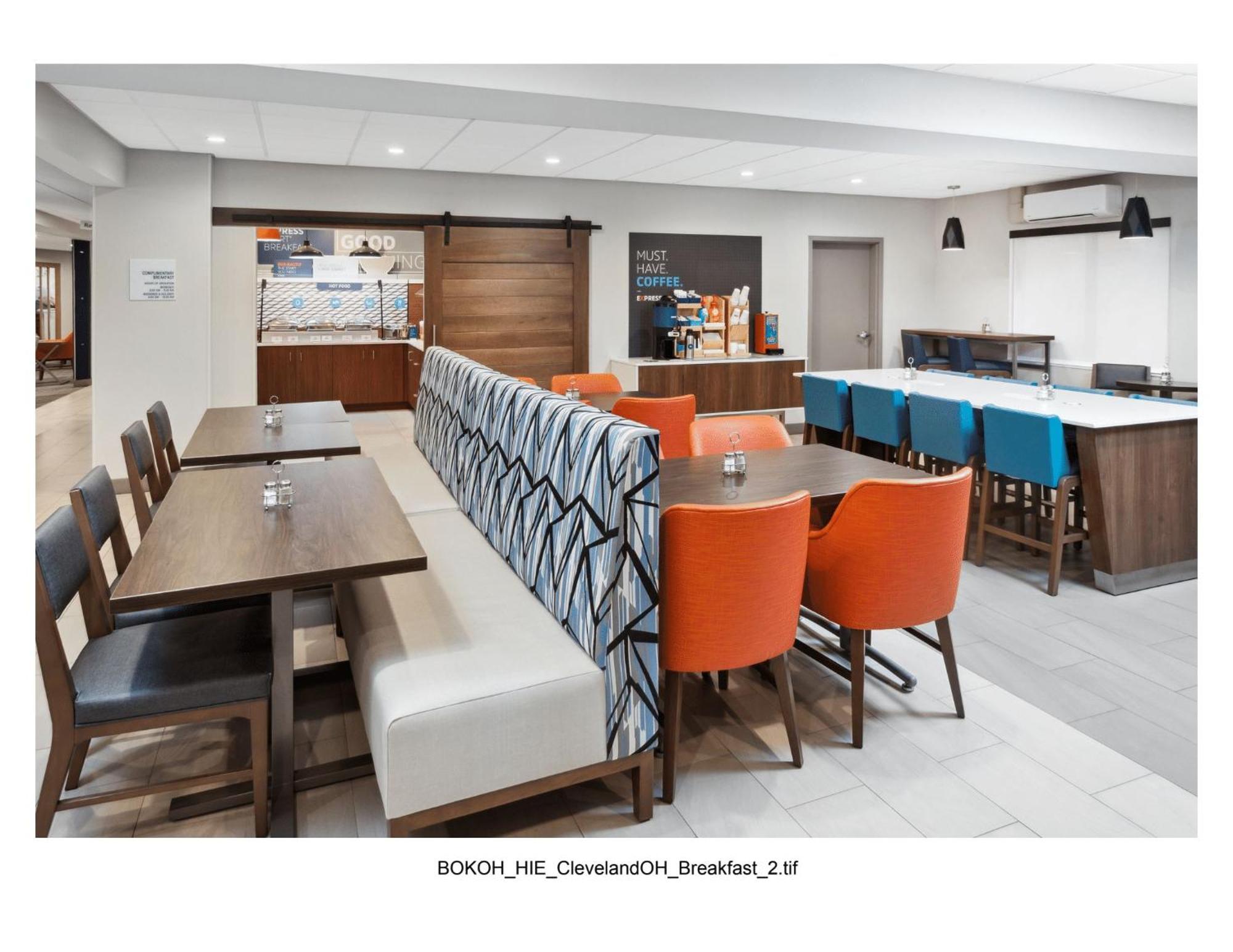Holiday Inn Express Cleveland Airport - Brook Park By Ihg Exterior foto
